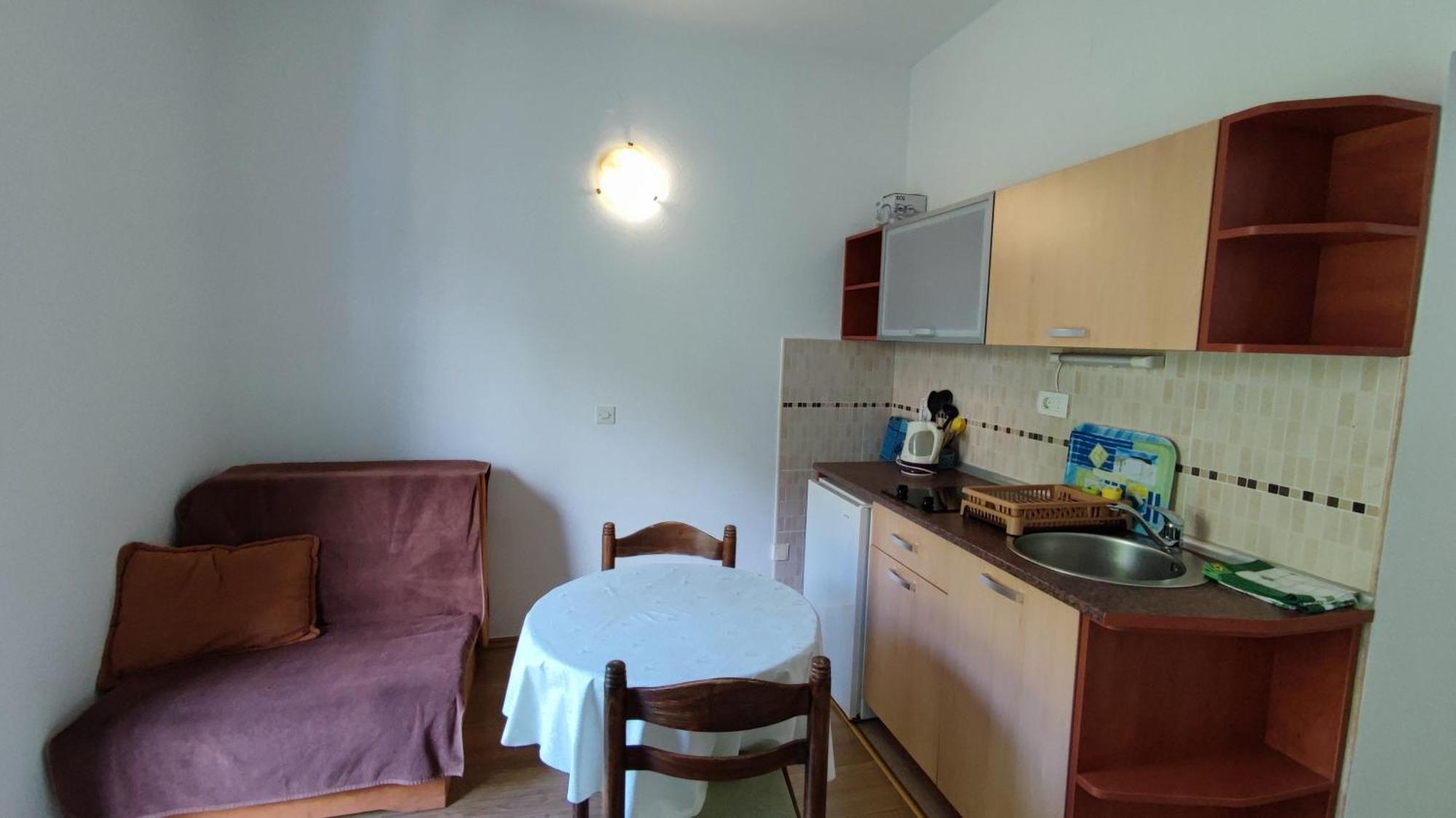 Apartmani Famelja Jovanovic Sveti Stefan Bilik gambar